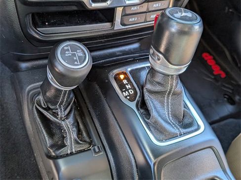 Used 2022 Jeep Wrangler Unlimited Sahara w/ Cold Weather Group image 27