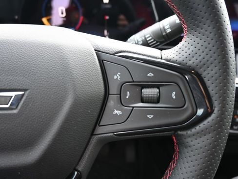 Used 2025 Chevrolet Trax RS w/ Driver Confidence Package image 7