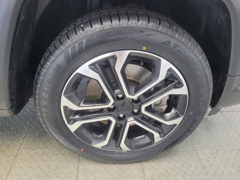 Used 2023 Jeep Compass Limited AWD/4WD image 31