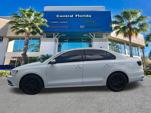 Used 2017 Volkswagen Jetta SE FWD image 8