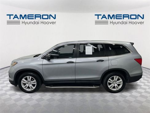 Used 2018 Honda Pilot LX image 2