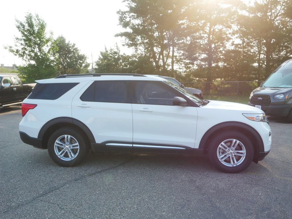 Used 2020 Ford Explorer XLT AWD/4WD image 4