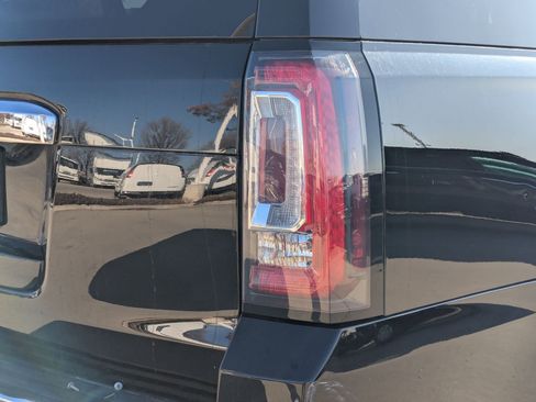 Used 2015 GMC Yukon XL Denali w/ Touring Package image 12