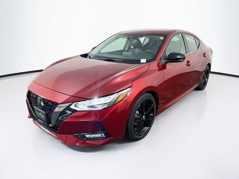 Used 2023 Nissan Sentra SR w/ Electronics Package FWD image 3