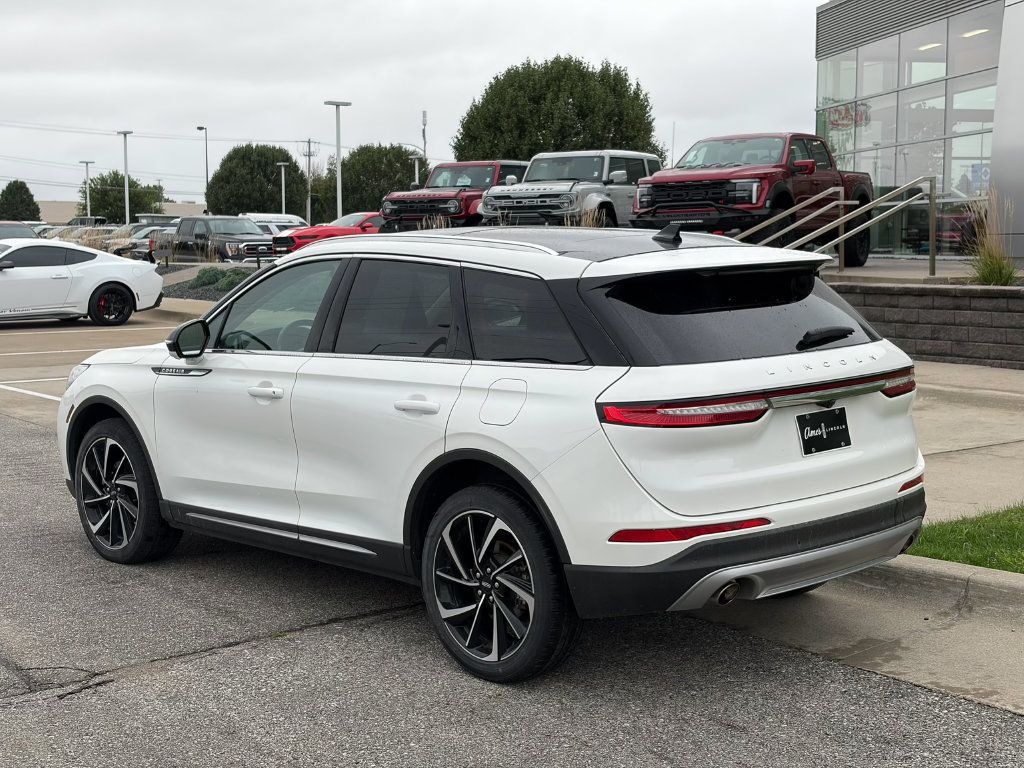 Used 2023 Lincoln Corsair Reserve w/ Equipment Group 201A AWD/4WD image 4
