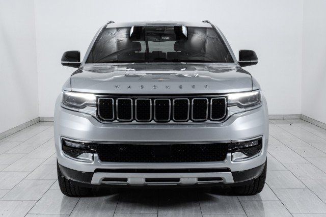 Used 2024 Jeep Wagoneer Series II AWD/4WD image 3