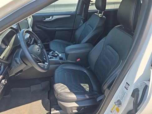 Certified 2023 Ford Escape SE w/ PHEV Premium Package FWD image 4