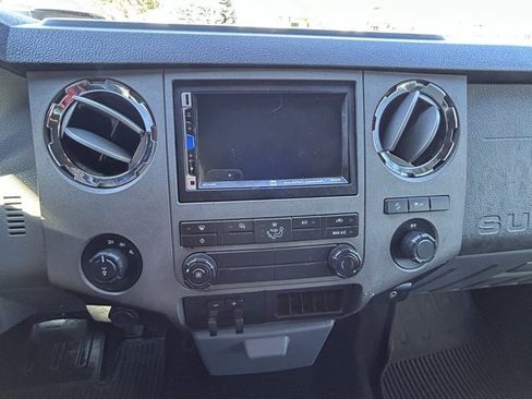 Used 2011 Ford F250 XLT w/ XLT Appearance Pkg image 18