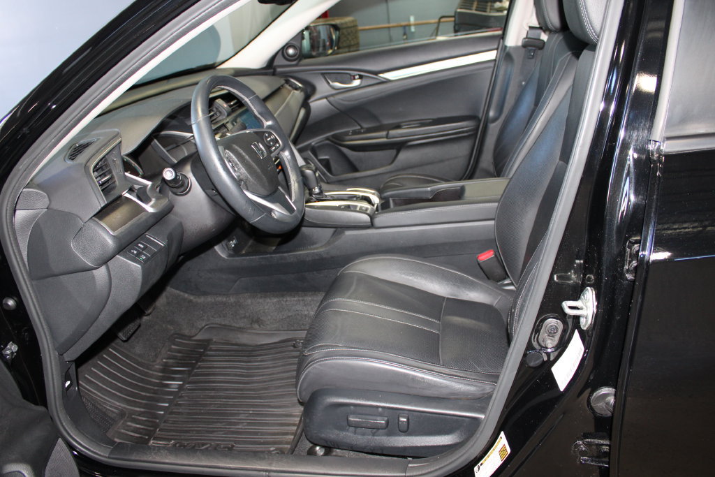 Used 2017 Honda Civic Touring image 7