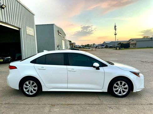 Used 2022 Toyota Corolla LE FWD image 7