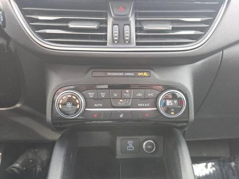 Used 2021 Ford Escape SE w/ Cold Weather Package image 18