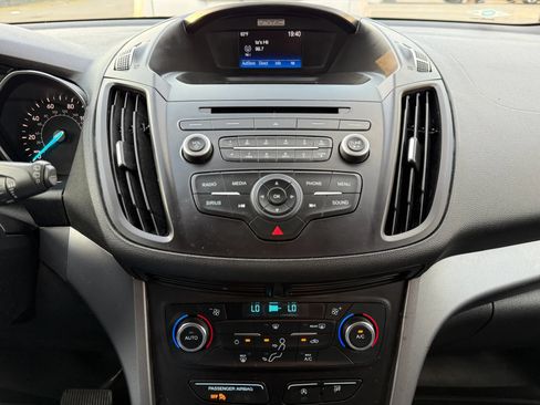 Used 2017 Ford Escape SE AWD/4WD image 25