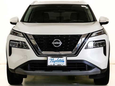 Used 2022 Nissan Rogue SV w/ SV Premium Package AWD/4WD image 2