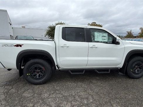 New 2026 Nissan Frontier PRO-4X w/ Pro-4x Convenience Package image 3