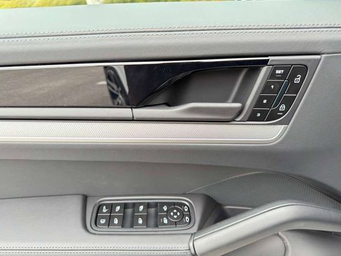 New 2026 Porsche Cayenne S image 8