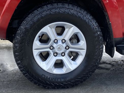 Certified 2024 Toyota 4Runner SR5 image 8