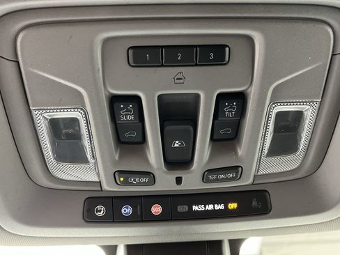 Certified 2022 GMC Sierra 1500 Denali w/ Denali Premium Package AWD/4WD image 30