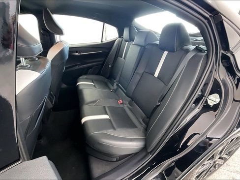 Used 2025 Toyota Camry SE image 35