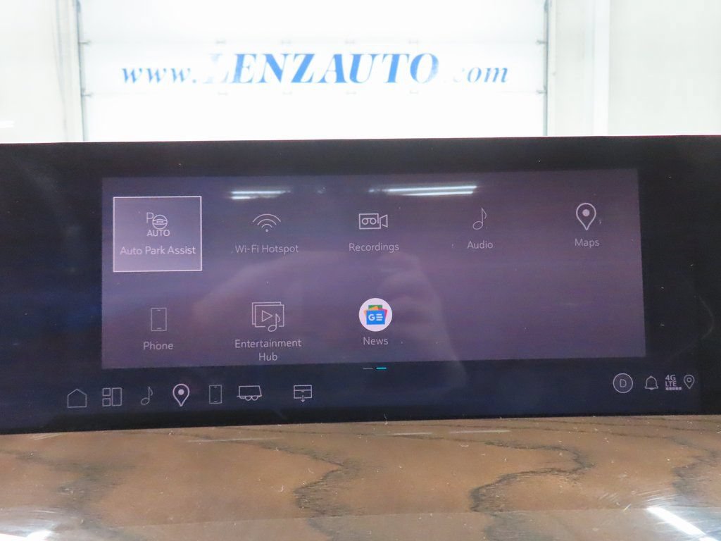 Used 2026 Cadillac Escalade Platinum Sport w/ LPO, Floor Liner Package AWD/4WD image 21