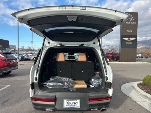 Used 2025 Hyundai Santa Fe Limited image 33