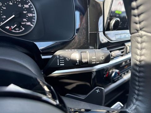 Used 2022 Nissan Pathfinder SL image 25