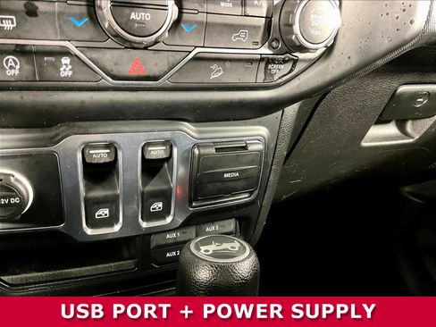 Used 2018 Jeep Wrangler Sport AWD/4WD image 16