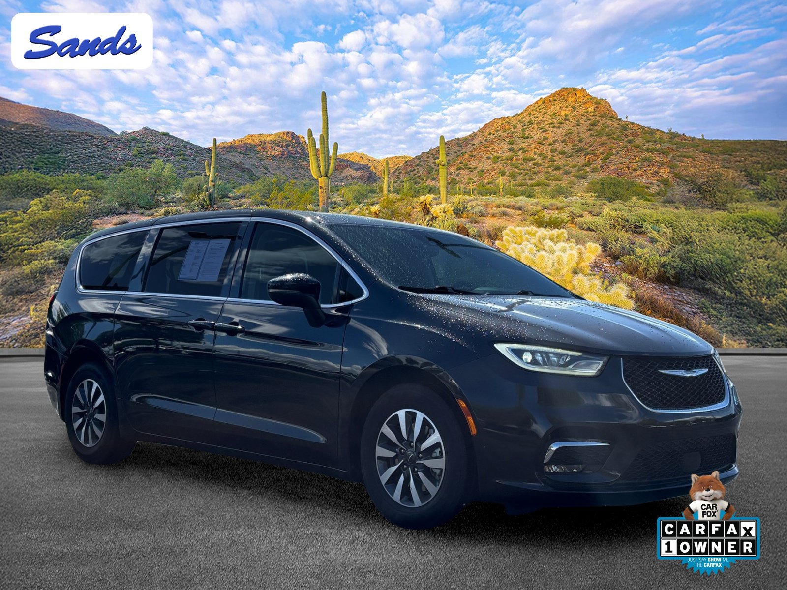 Used 2023 Chrysler Pacifica Touring-L FWD image 1