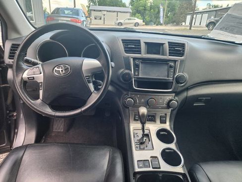 Used 2013 Toyota Highlander SE AWD/4WD image 13