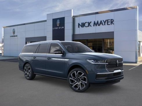 New 2026 Lincoln Navigator L Reserve AWD/4WD image 8