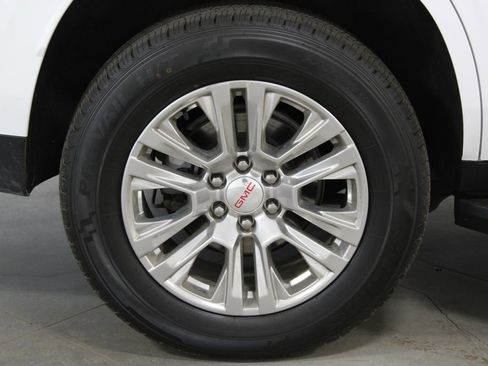 Used 2024 GMC Yukon Denali image 12