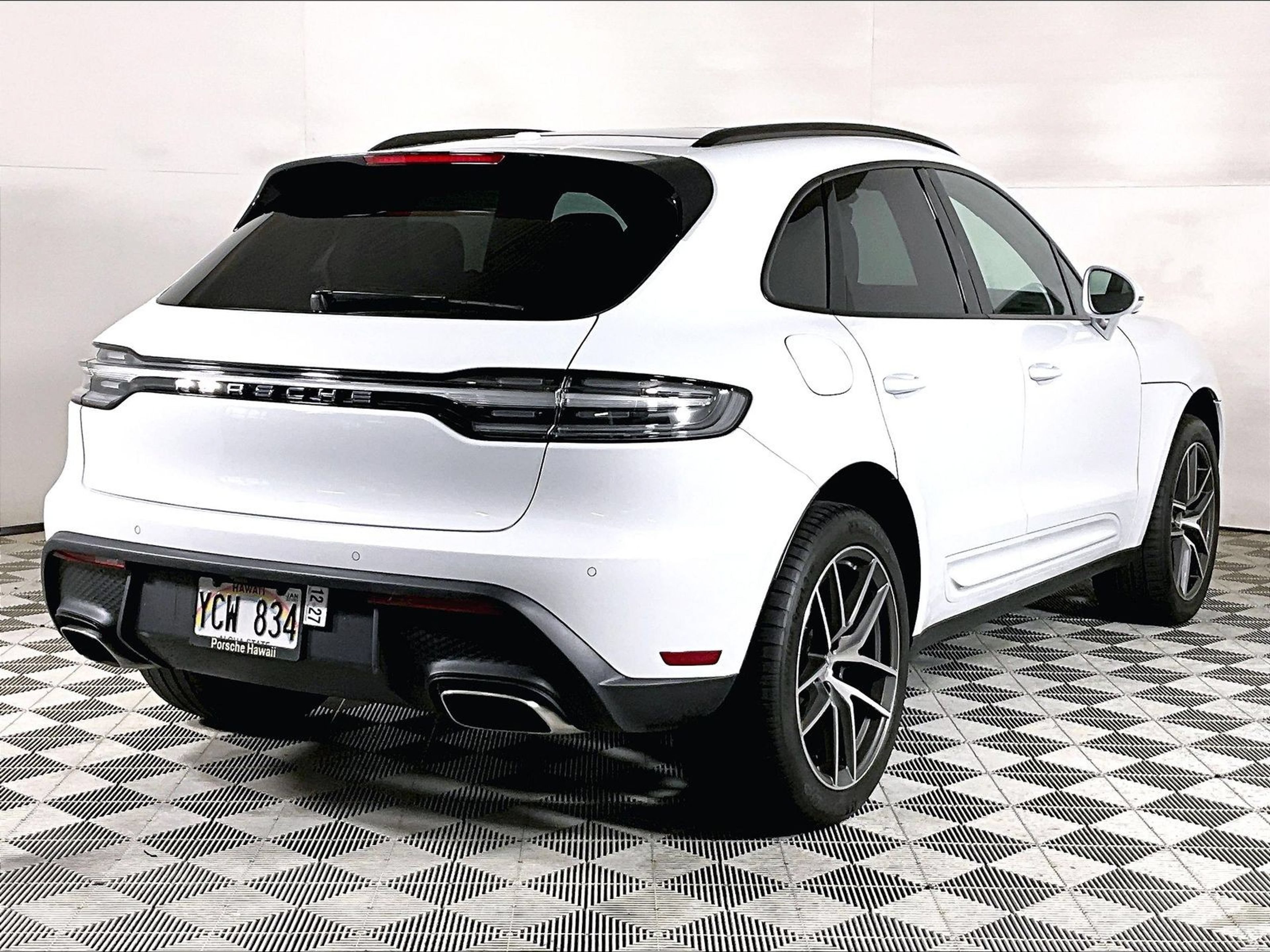 Used 2026 Porsche Macan AWD/4WD image 9