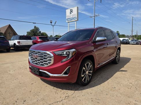 Used 2019 GMC Terrain Denali w/ Advanced Safety Package AWD/4WD image 3