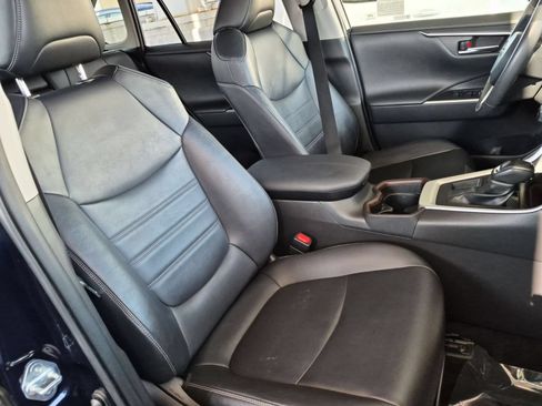 Used 2019 Toyota RAV4 Limited w/ Advanced Technology Package FWD image 28