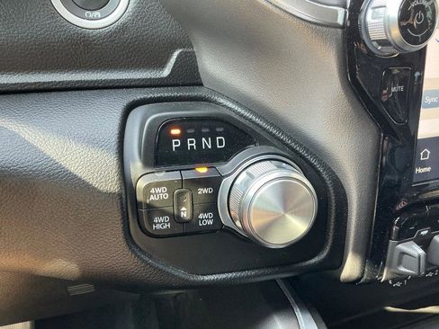 Used 2022 RAM 1500 Laramie w/ Sport Appearance Package AWD/4WD image 19