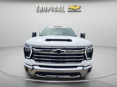New 2026 Chevrolet Silverado 2500 LTZ w/ LTZ Convenience Package AWD/4WD image 8