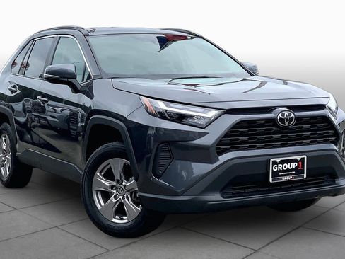 Used 2025 Toyota RAV4 XLE AWD/4WD image 3