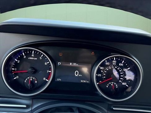 Used 2022 Kia Carnival LX FWD image 21