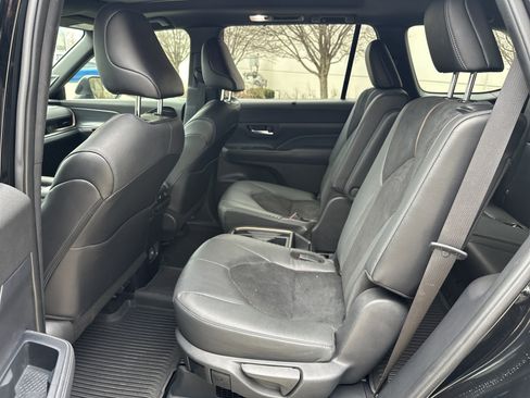 Used 2024 Toyota Grand Highlander AWD Hybrid image 29