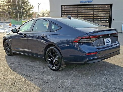 Certified 2025 Honda Accord SE image 4