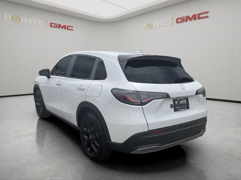 Used 2025 Honda HR-V Sport image 5