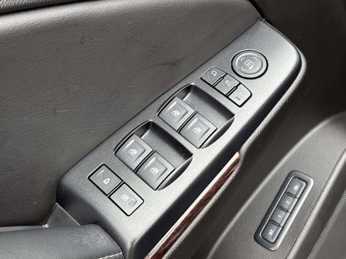 Used 2019 GMC Yukon XL SLT w/ Premium Edition image 13