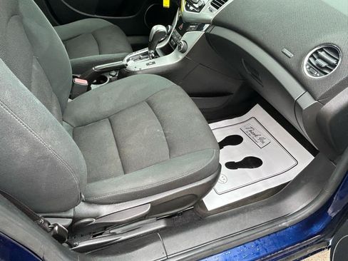 Used 2012 Chevrolet Cruze LT FWD image 12
