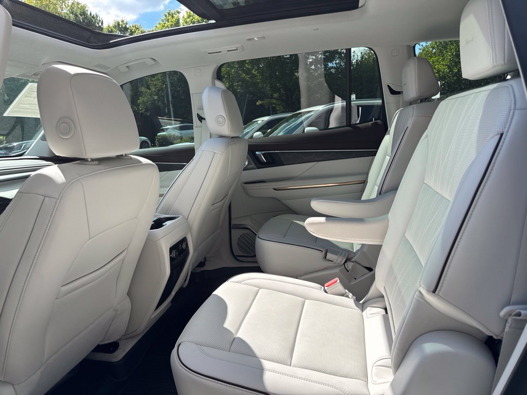 Used 2026 Buick Enclave Avenir w/ Super Cruise Package FWD image 29