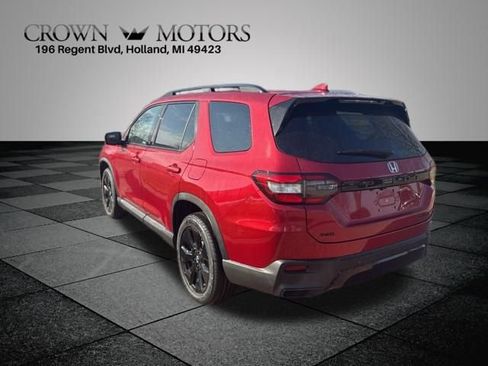 New 2026 Honda Pilot Black Edition image 8