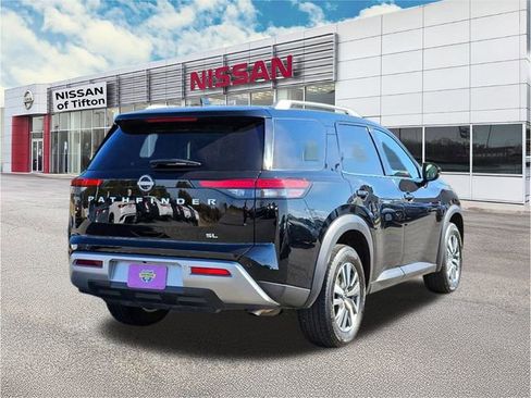 Used 2025 Nissan Pathfinder SL image 7