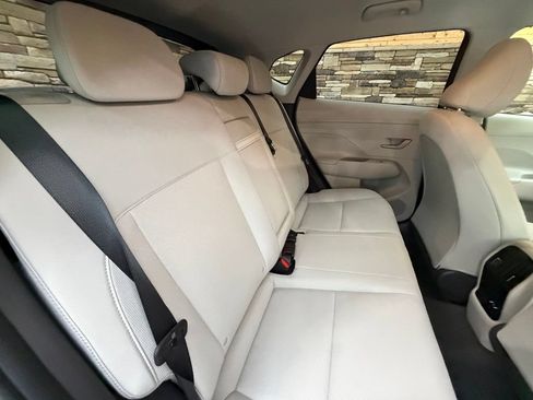 Used 2024 Hyundai Kona SEL AWD/4WD image 50