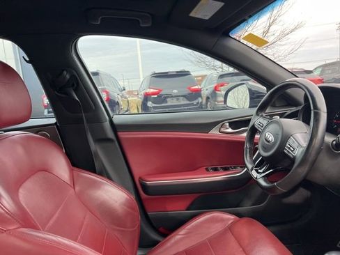 Used 2018 Kia Stinger GT2 image 37