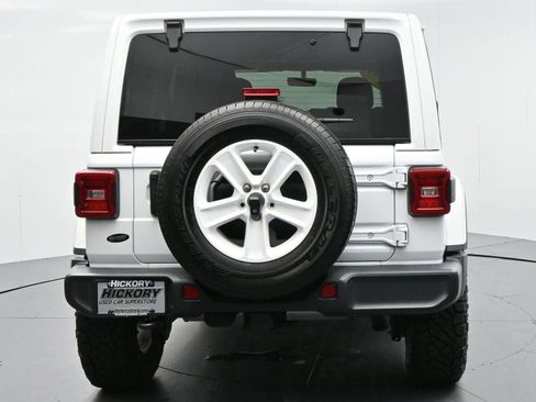 Used 2022 Jeep Wrangler Unlimited Sahara w/ LED Lighting Group AWD/4WD image 6
