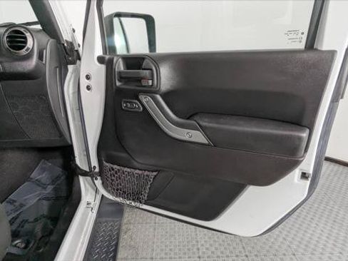 Used 2015 Jeep Wrangler Unlimited Sport w/ Quick Order Package 24S AWD/4WD image 18