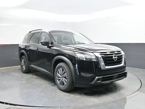 Used 2025 Nissan Pathfinder SV AWD/4WD image 4